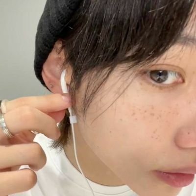 ibnglix's profile picture. tercera cuenta de votos
                                                           @ibanghrry