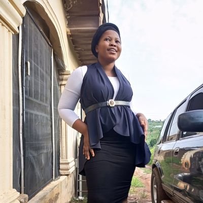 I am good🥰, but not an angel,🧚
I do sin🤲, make mistakes,
but am not the devil 👹👹
I am just a small girl in a big world trying to find my bearing.