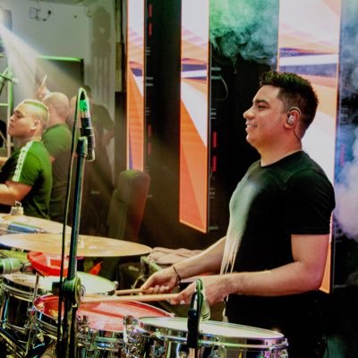 •Musico (Timbalero) •Administrador Público