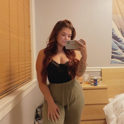 hannahlamotte_'s profile picture. hair stylist 💇🏽‍♀️ bc.