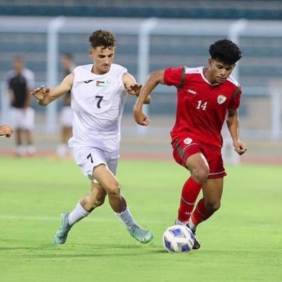 خريبين،🤍. لاعب نادي صحم💙و المنتخب الوطني🇴🇲⚽️