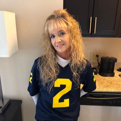 Michigan born and raised. I bleed blue and maize. #GoBlue Love rock & roll, Adam Lambert, Darren Criss, Queen, and Greta Van Fleet 🤘🏻🎸🤘🏻