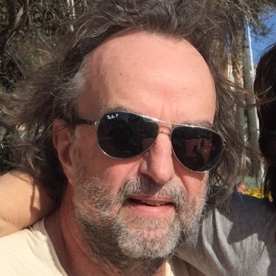 Journalist, konsult och kommunikatör. Tidigare reporter/ korrespondent/ ledarskribent Veckans affärer, DI,DN.