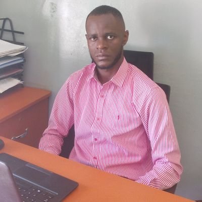 mayega_nicholas's profile picture. am just me no additives. Man Utd diehard fan, rotaractor and travel flick