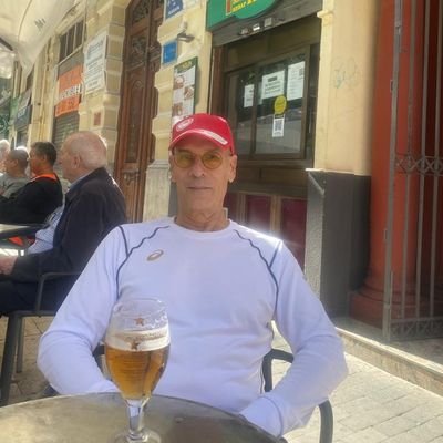 euskadi_bakero's profile picture. Artista y poeta