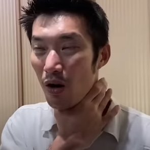 เล่นเฟสบุ๊คเป็นหลัก ทวิตเอาไว้ส่องความโง่สามกีบไปประจาน ถ้าสามกีบมาดิ้น แอคคนตามไม่ถึง 4000 อาจจะไม่ตอบโต้นะกากเกิน