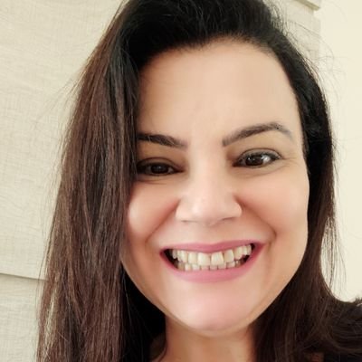 ClaudiaBtst's profile picture. Sou humana, idealista. espiritualista, perseverante e digna de meus ideais!