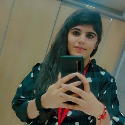 Pooja_Ratra_123 Profile Picture