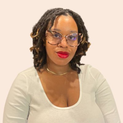 Storyteller. Mama. Sci-fi and fantasy writer. EVP at @precisionstrat. Named @PRWeekUS 2023 40 Under 40. @Tin_House '22. (She/Her)