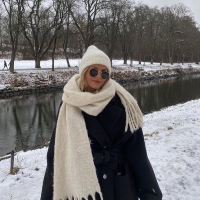 gebimguadal's profile picture. De César au World trade center, le complot refait l'histoire à grands coups de shots en pleine gueule.