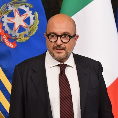 Ministro della Cultura della Repubblica Italiana, giornalista, scrittore e docente universitario. @MiC_Italia