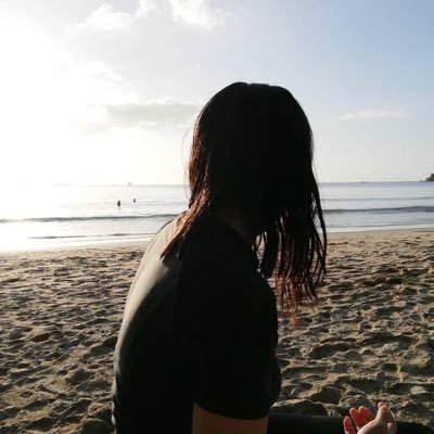 lesliezmn's profile picture. Strong. Independent. Memory Hoarder. 💪👷‍♀️