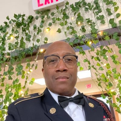 Father and educator. I was made in Chicago Englewood. Soldier for life, Go Army! JROTC, Chicago sports. $chicagopeace=suuport my classroom, cash app