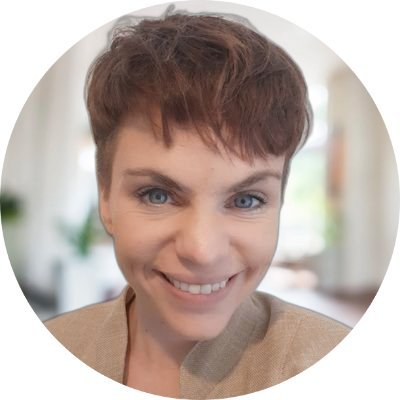 Passionate about innovation and community building. I love solving tough problems.
She/her