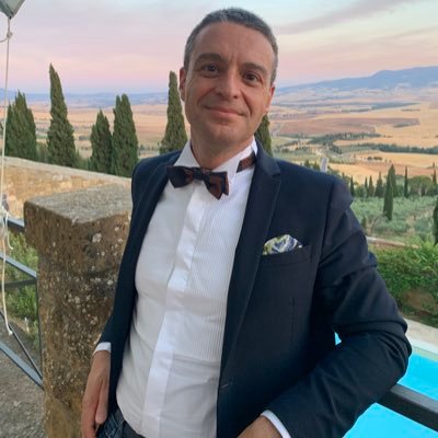 Consigliere Regionale Regione Umbria - Presidente di CiviciX. Startupper, imprenditore sociale, idealista, in bilico tra sogni e ragione