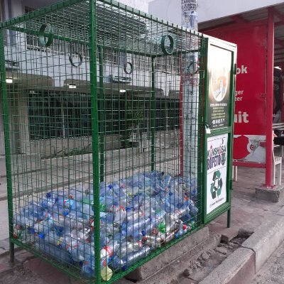 Nous sommes une entreprise de gestion des déchets. Spécialisé dans la collecte des déchets ménagers, industriels et plastiques
#ZeroPlastiques #ZeroDechets