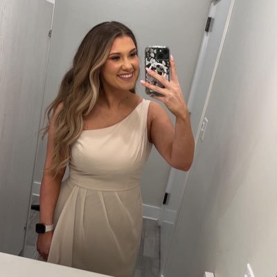 MadisonKatee's profile picture. Im just here for the funny tweets