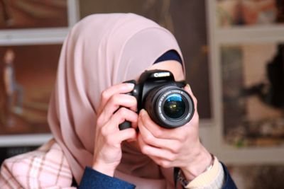مصممة جرافيك محترفة، اهتم بالتفاصيل و الجودة العالية.