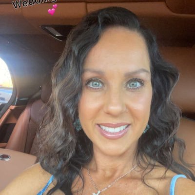 jess_bush12's profile picture. 