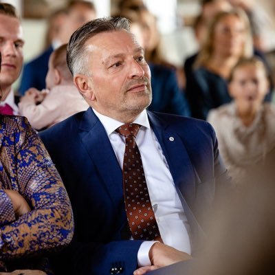 adtoet's profile picture. getrouwd/vader van 4 /opa van 3/ commercie/best wel recht(s) door zee