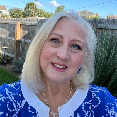 Sharon24Artist's profile picture. 