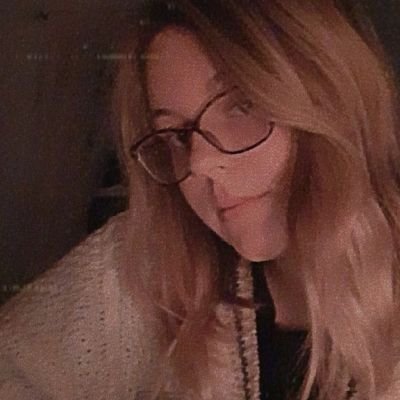 Swiftie // 16 // She/Her // IFB// lifelong dream to hug Taylor 💞 4/28/23 - Saw Taylor 🫶