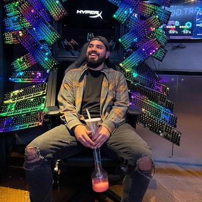 Please don’t ask for my number it’s 12 / Not your average dubstep producer see you at Farmers Only Fest / Fun. Outgoing. Sexy.