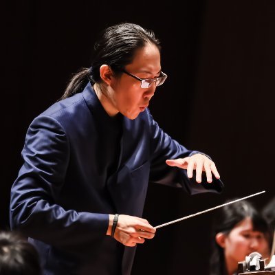 2019年第4回ニノ・ロータ国際指揮者コンクール「聴衆賞」・ファイナリスト(最高位次点) 。第1回イタリア国際指揮者コンクール「第3位」。第1回リッカルド・ムーティ・イタリアン・オペラ・アカデミー最終選考招聘。東京音楽大学指揮科講師。広上淳一、ロリン・マゼール等に師事 。 写真:藤本崇 ※さらに表示で詳細。