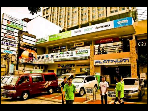 Computer store