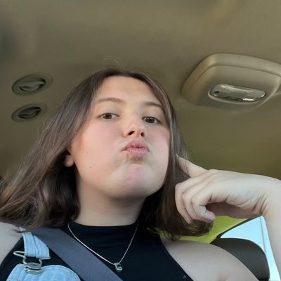 Jollie_zee's profile picture. Gonk droid