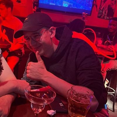 koes_tlich's profile picture. 🇨🇭 /  otter retweet account