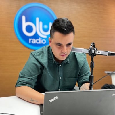 Comunicador social y periodista🎙MFC⚽️Ⓜ️ Productor de Mañanas Blu de @BluRadioCo 📻