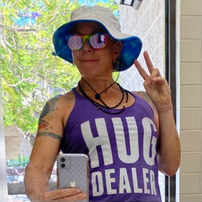 yogi_heathor's profile picture. Yoga teacher, musician, artist...preaching love & music, spreading the good vibes...