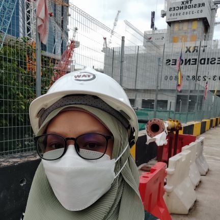 yuliaulfa_din's profile picture. "Jangan takut kehilangan selagi kita percaya dan doa. Allah setiap saat tak lupa menguji hamba dia" Azaim 🤵