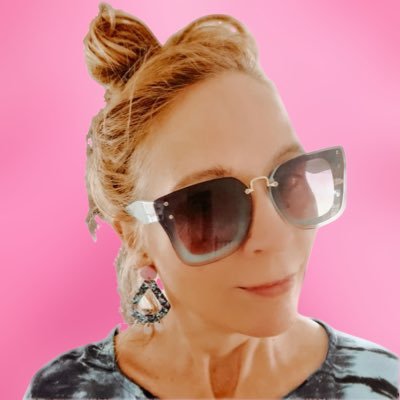 📚 Author l The Uncanny Valley Club I The Neighbour I Winner Sezure Viva La Novella | Kickstart Your Novel I @proudmumbles