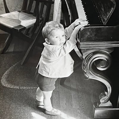 NickBorderline's profile picture. Passion for piano playing in particular, and beautiful music in general. Favorite composer #Bach #PhilharmoniedeParis #sober