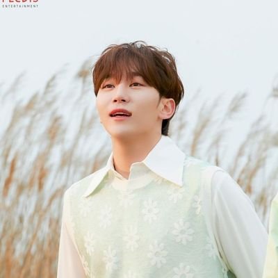 deja_yuju's profile picture. Home: #세븐틴 —
multi.