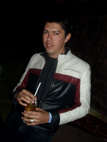 Hola!!!!!!! what´s up...i wanna know u!!!!!!!!!!!  Follow me & I´ll follow you