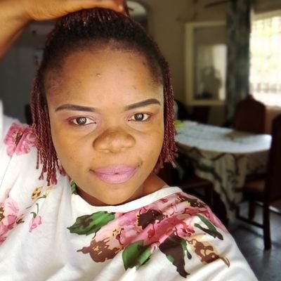 Journaliste spécialiste en matière de femmes, chrétienne craignant Dieu, Ambitieuse, intelligente, défenseur de la province de l'ITURI , ayant un rêve pr la RDC