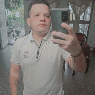 lealm3990's profile picture. 