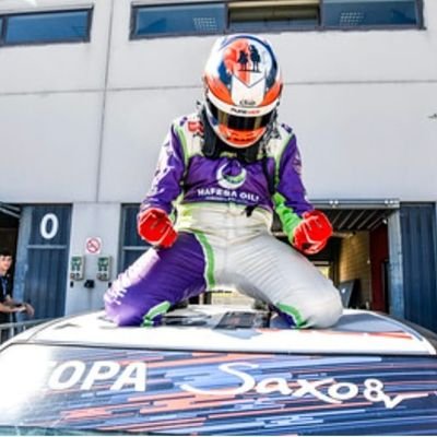 campeón de 🇪🇦 X 7, 
Subcampeon GT4 south european, 
piloto GT3 selección española automovilismo, 
periodista en mis ratos libres