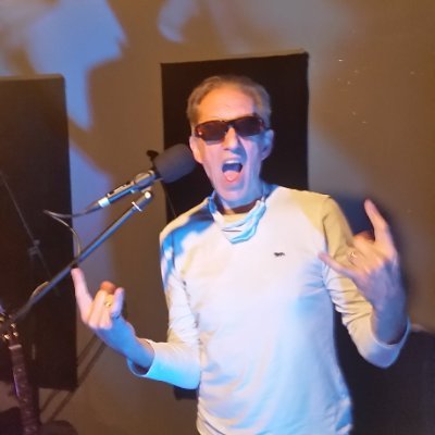 grahammarriott's profile picture. Lead singer in 'The Longmen', owner of Derbyarts; arts/events leaflet displays and distribution, and cat whisperer.