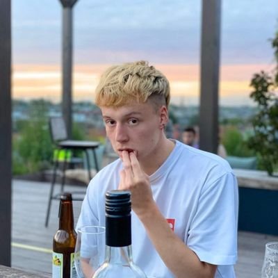 lordsfavourite's profile picture. ¯\_(ツ)_/¯ msg apologist ☭