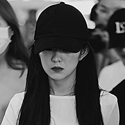 alxxcgzhra's profile picture. #CYBER — bodo amat pusingin lo, ga jadi duit.