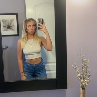 haleighco_'s profile picture. living life 🦋