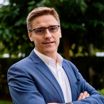 Directeur de l'Animation du Réseau UNIMEV.
Parce que la vie s'écrit chaque jour !!! et ce, avec l'ensemble des personnes qui nous entourent...