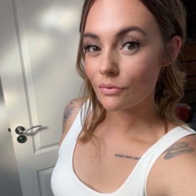 Mum to two wild girls. Running a house. Trying to save lives. 🧸📬🩺