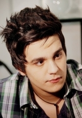 Eu vivo em um mundo em que as pessoas fingem ser o que nao são, mas quando falo de você... eu sou o que sou!!!
@luansantana
█♥█ Since: 22/07/2010