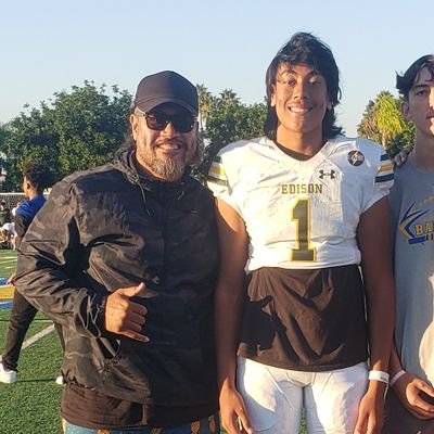 BelieverInGod ✝️ 🇼🇸Husband | Father |Coach | Trainer🇦🇸  ... Advocating for All  UnderDawgAthletes... Here to show love.. share & promote young athletes.
