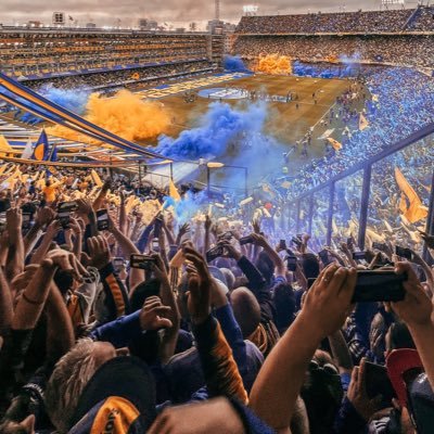 Riquelmista hasta la medula. Una vida mandando el 3 al ataque. Verte feliz no es nada, es todo lo que hacemos por ti...